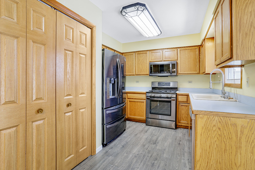 2702 Ruth Fitzgerald Drive Plainfield, IL 60586 - Photo 7 of 19 Gallery Image 7