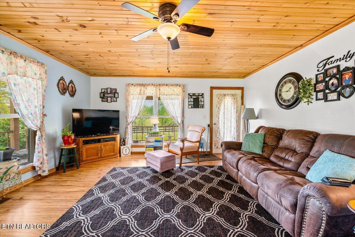 2670 Leatherwood Ford Road Jamestown, TN 38556 - Photo 13 of 57 Living Room
