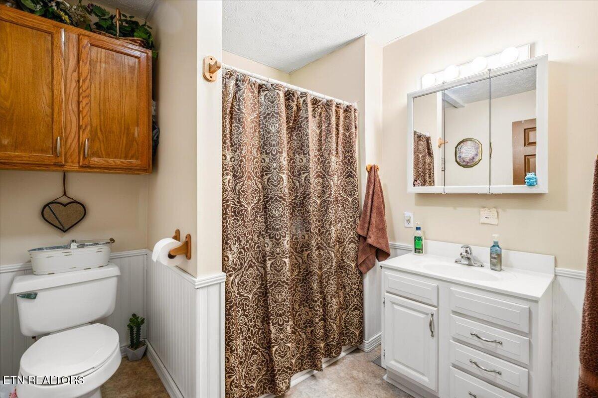 2670 Leatherwood Ford Road Jamestown, TN 38556 - Photo 24 of 57 Bathroom