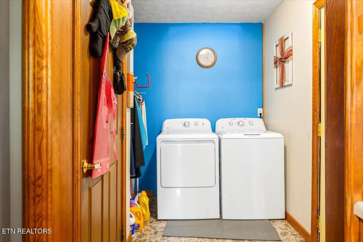 2670 Leatherwood Ford Road Jamestown, TN 38556 - Photo 34 of 57 Laundry/Mud Room