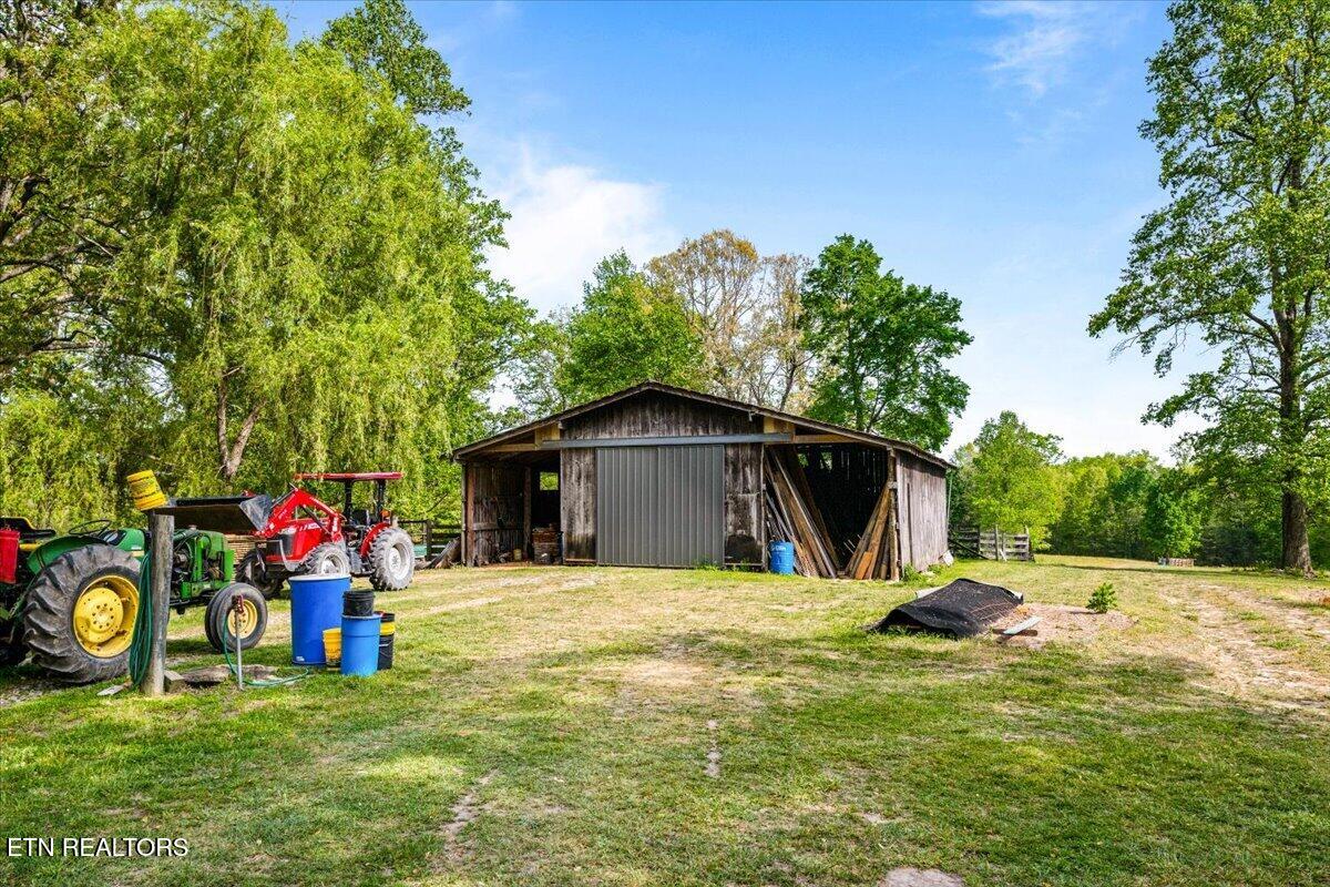 2670 Leatherwood Ford Road Jamestown, TN 38556 - Photo 42 of 57 Barn