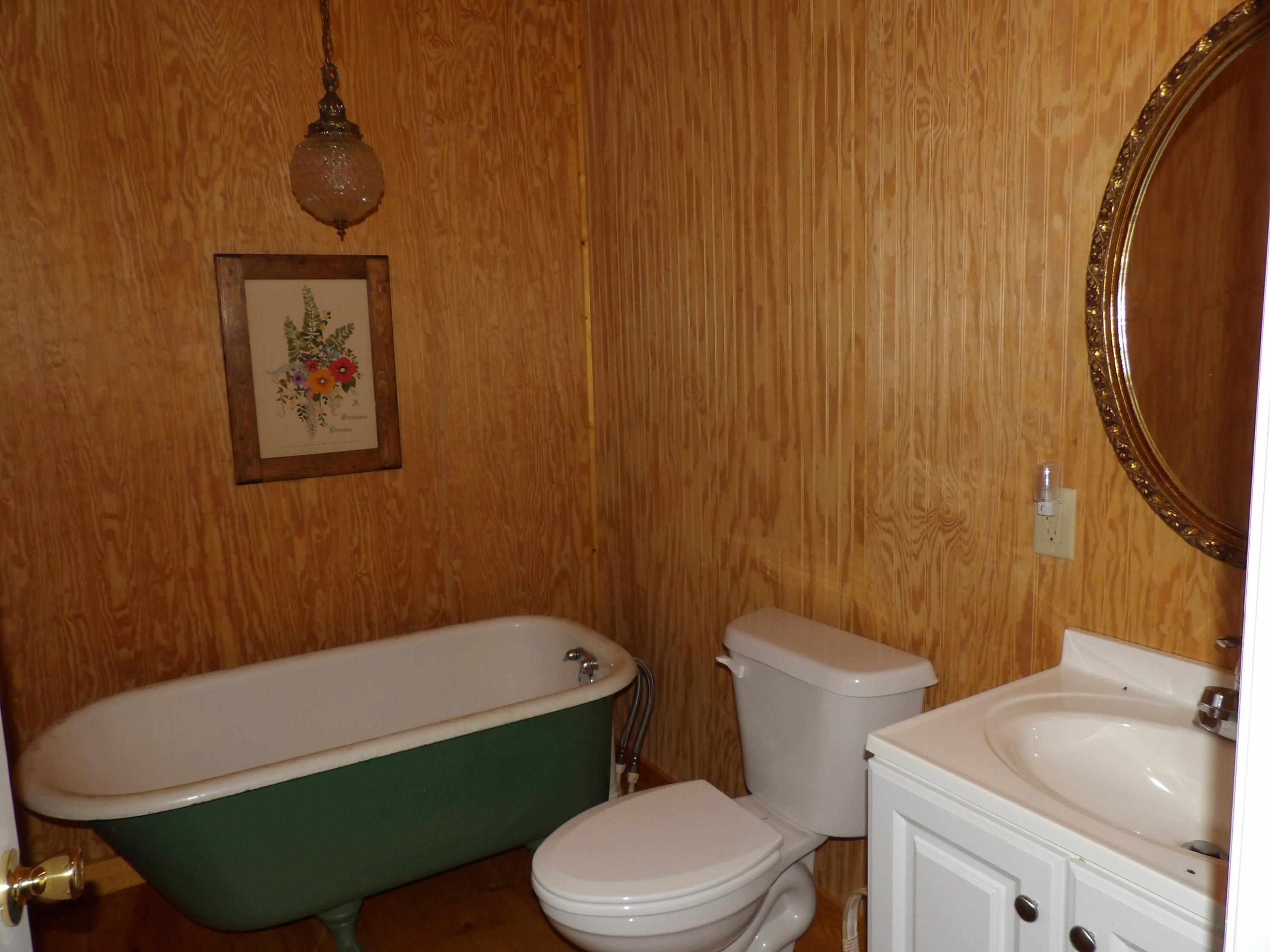10100 East Valley Road, Unit UPPR EAST Pikeville, TN 37367 - Photo 14 of 68 100_1569