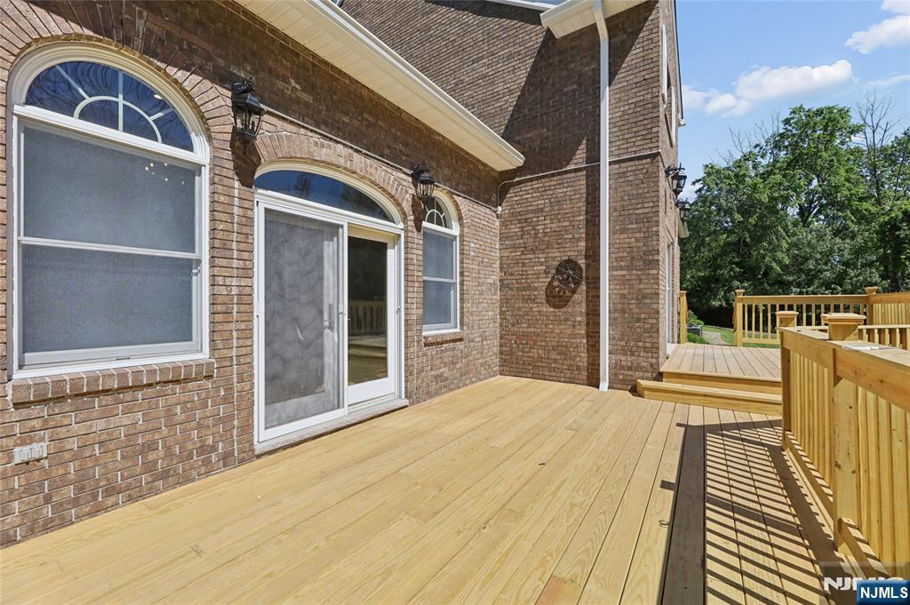 2 West Gate Road Saddle River, NJ 07458 - Photo 11 of 46