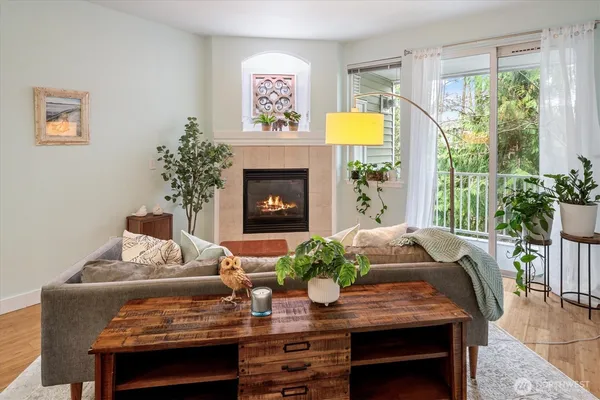 $365,000 | 12712 Admiralty Way, Unit E203, Everett, WA 98204