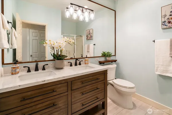 $365,000 | 12712 Admiralty Way, Unit E203, Everett, WA 98204