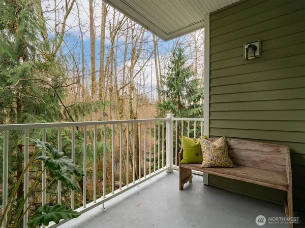 $365,000 | 12712 Admiralty Way, Unit E203, Everett, WA 98204