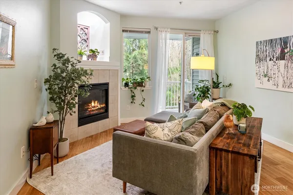 $365,000 | 12712 Admiralty Way, Unit E203, Everett, WA 98204