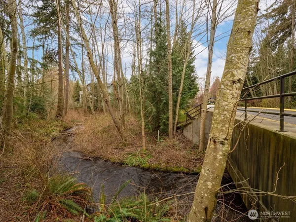 $365,000 | 12712 Admiralty Way, Unit E203, Everett, WA 98204