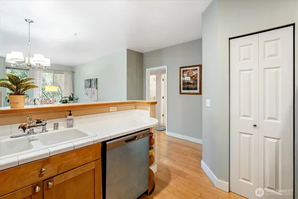 $365,000 | 12712 Admiralty Way, Unit E203, Everett, WA 98204