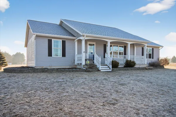 $390,000 | 22234 220th Avenue, Paris, MI 49338