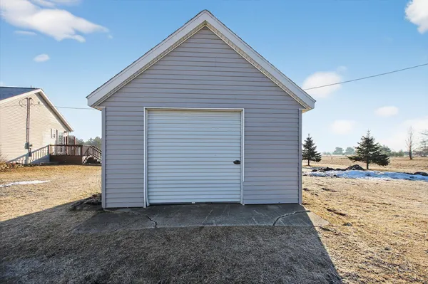 $390,000 | 22234 220th Avenue, Paris, MI 49338