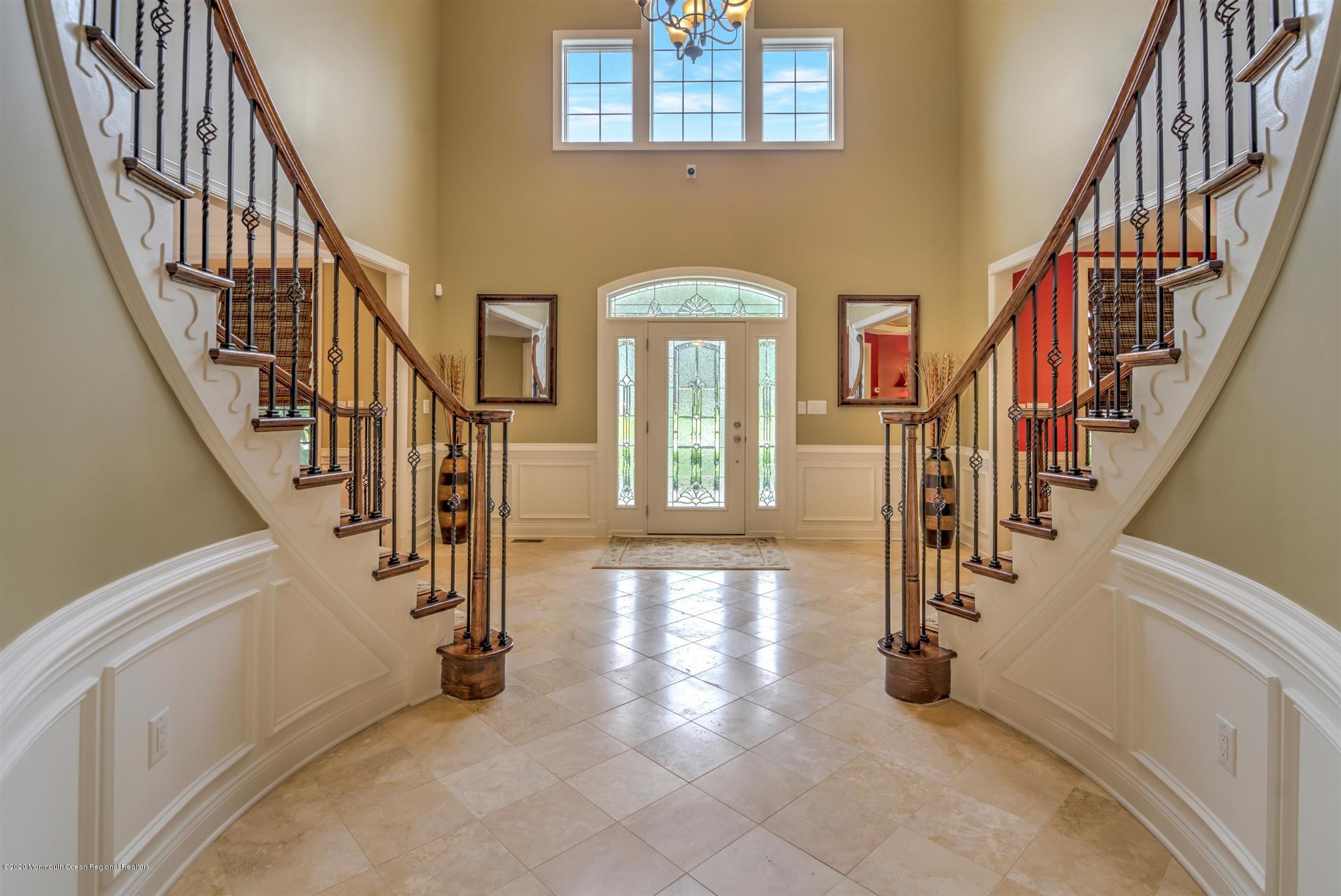 21 Weathervane Circle Cream Ridge, NJ 08514 - Photo 8 of 64 005-FOYER