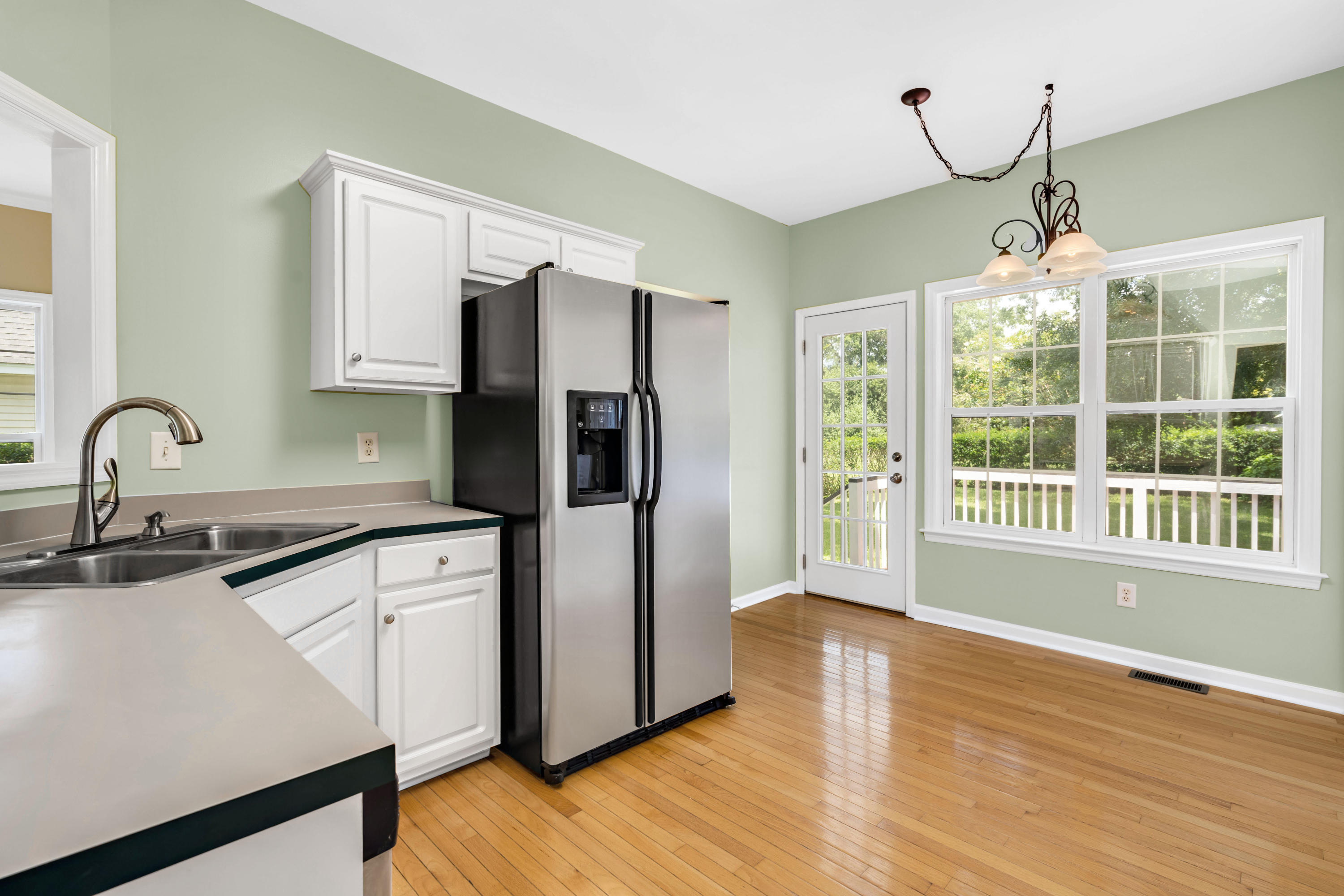 1398 Royston Road Mount Pleasant, SC 29464 - Photo 7 of 21 Eat in Kitchen area