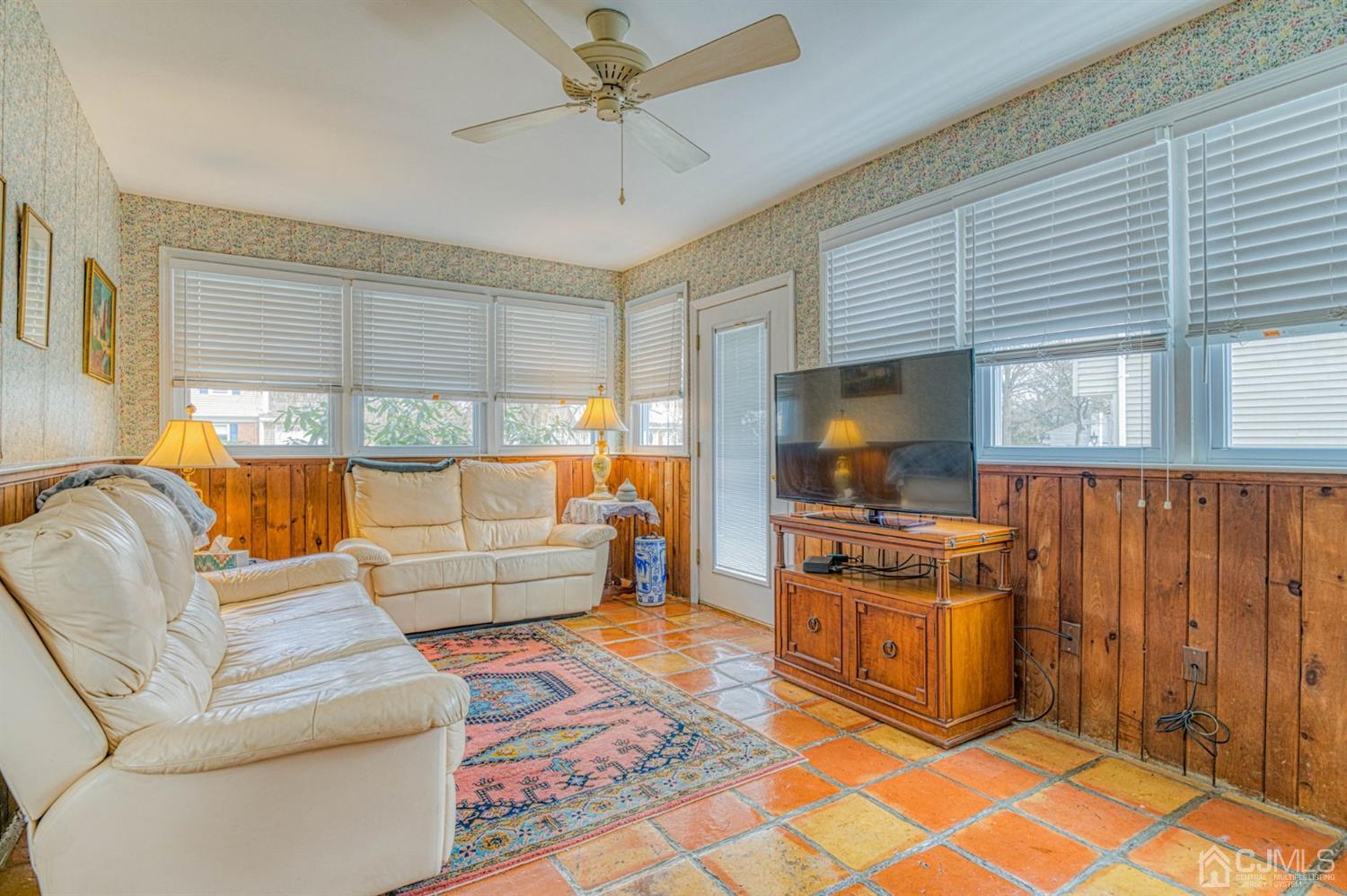 276 Garner Road North Brunswick, NJ 08902 - Photo 11 of 30 Gallery Image 11