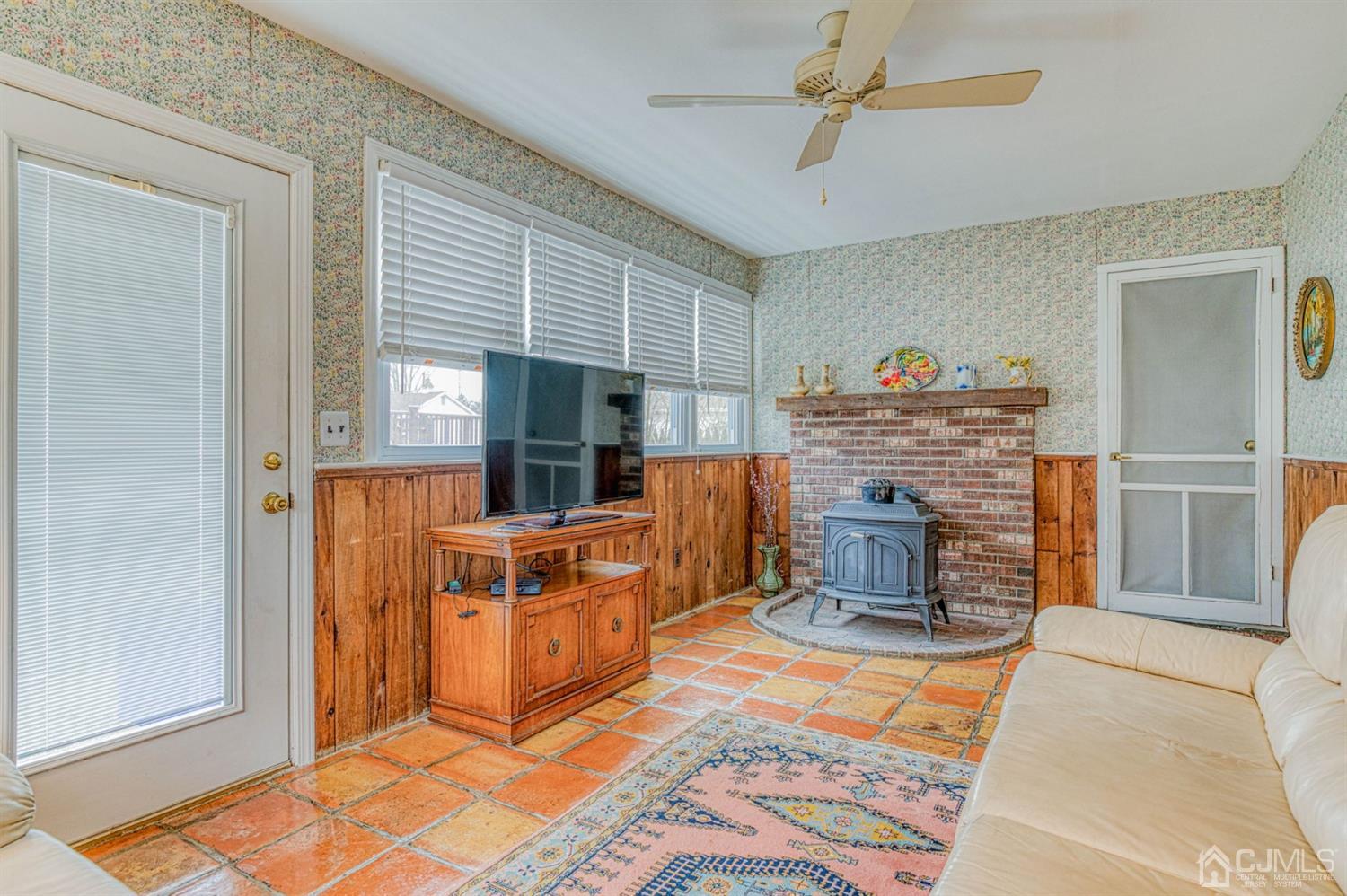 276 Garner Road North Brunswick, NJ 08902 - Photo 12 of 30 Gallery Image 12