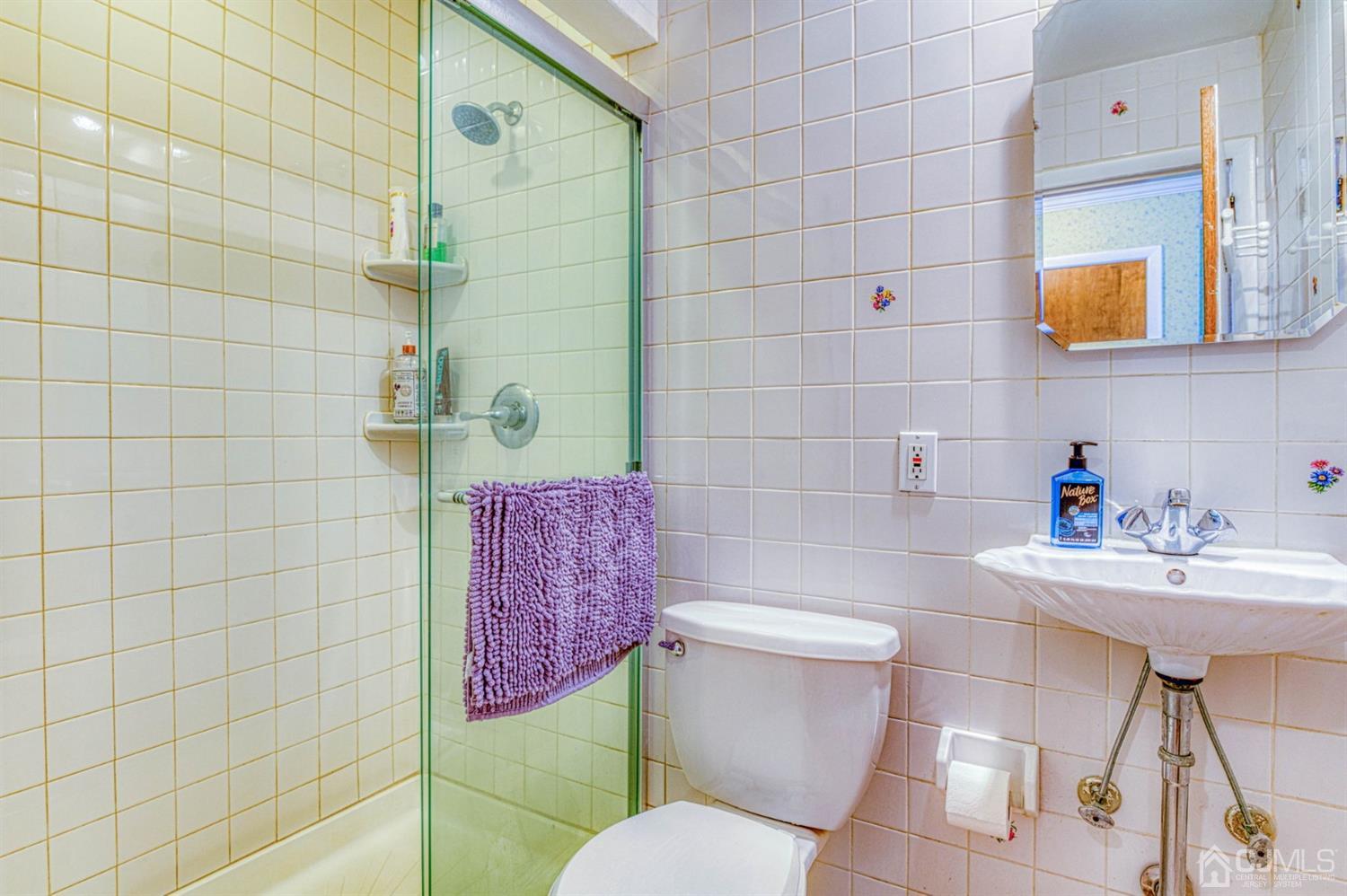 276 Garner Road North Brunswick, NJ 08902 - Photo 17 of 30 Gallery Image 17