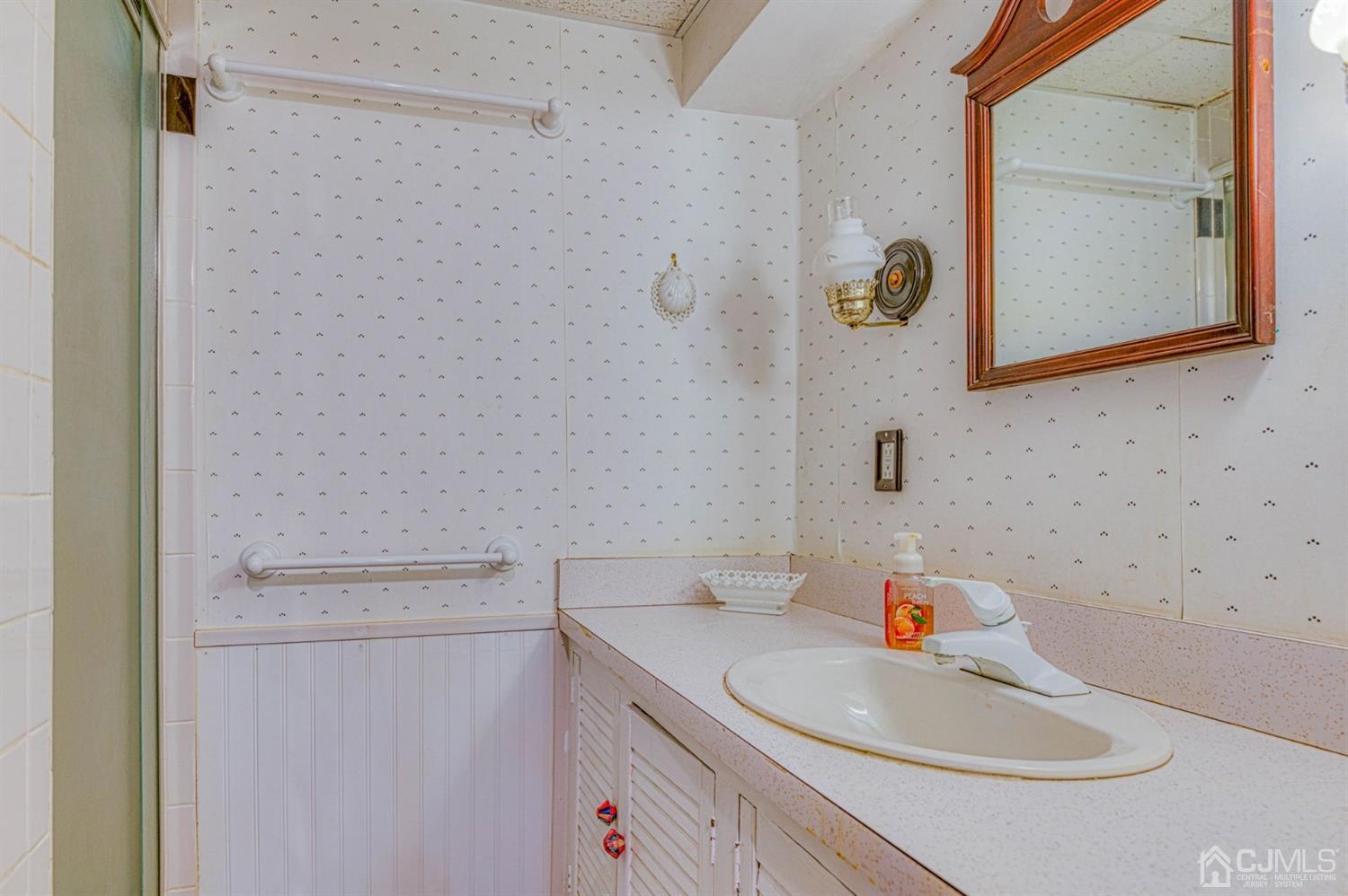 276 Garner Road North Brunswick, NJ 08902 - Photo 23 of 30 Gallery Image 23
