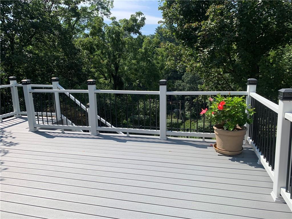 2313 Crestview Road Pittsburgh, PA 15216 - Photo 10 of 23 Exterior Deck