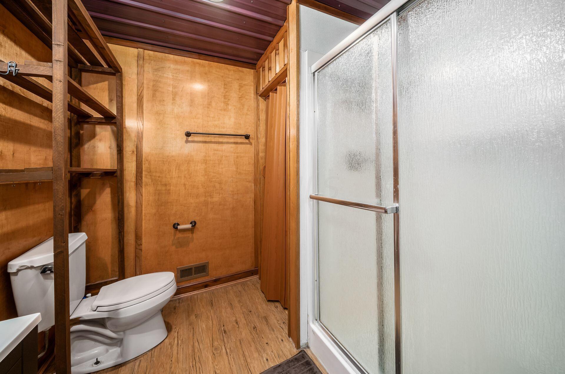 4085 Worthington Road Galena, OH 43021 - Photo 49 of 88 Studio/Apt bath above barn