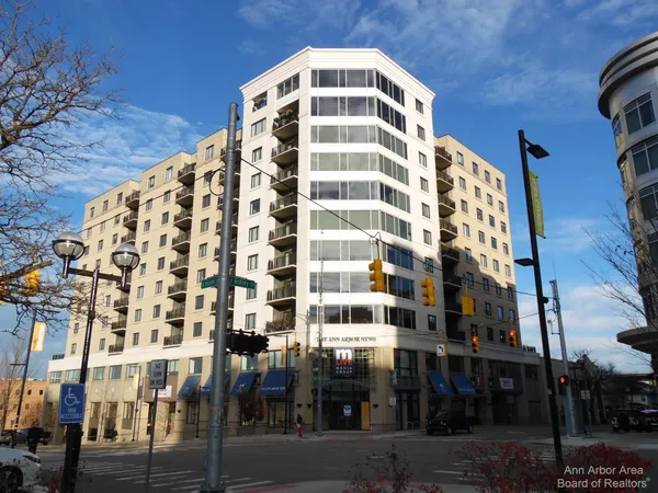 $4,000 | 111 North Ashley Street, Unit 901, Ann Arbor, MI 48104