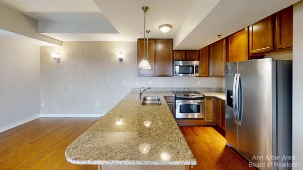 $4,000 | 111 North Ashley Street, Unit 901, Ann Arbor, MI 48104