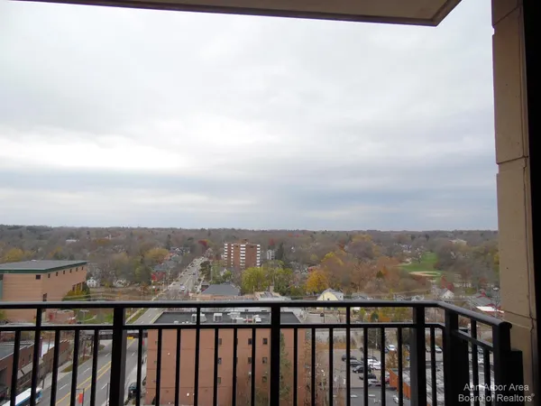 $4,000 | 111 North Ashley Street, Unit 901, Ann Arbor, MI 48104