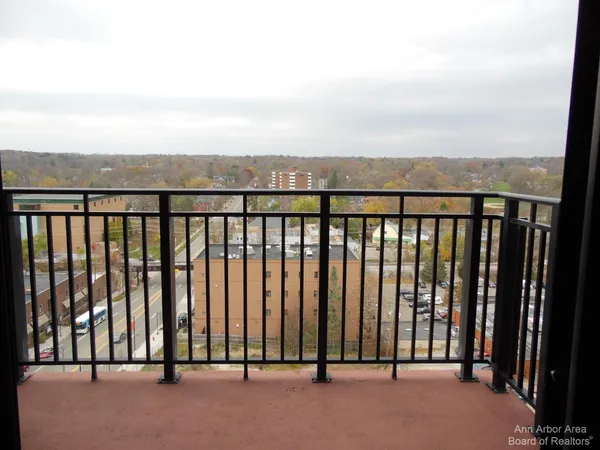 $4,000 | 111 North Ashley Street, Unit 901, Ann Arbor, MI 48104