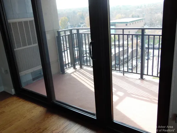 $4,000 | 111 North Ashley Street, Unit 901, Ann Arbor, MI 48104
