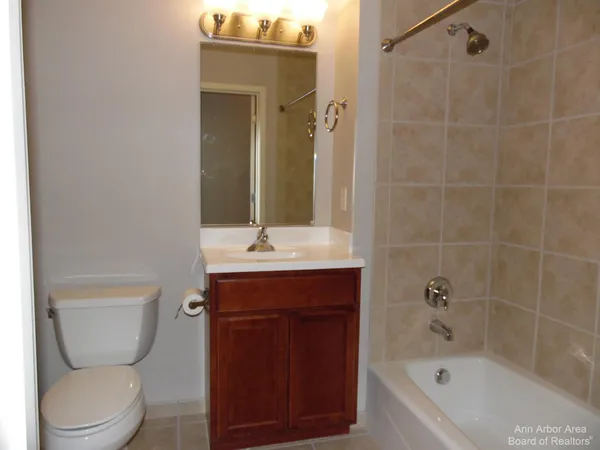 $4,000 | 111 North Ashley Street, Unit 901, Ann Arbor, MI 48104