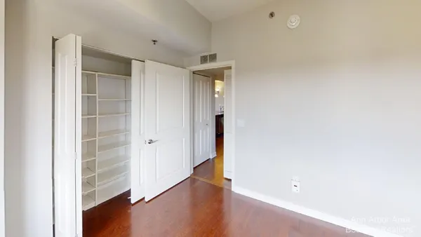 $4,000 | 111 North Ashley Street, Unit 901, Ann Arbor, MI 48104