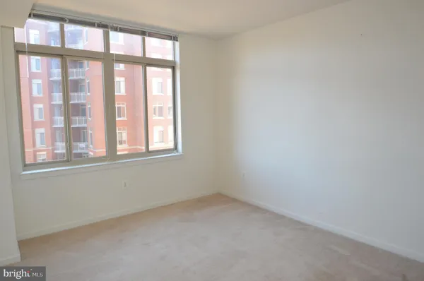 $1,950 | 4490 Market Commons Drive, Unit 412, Fairfax, VA 22033