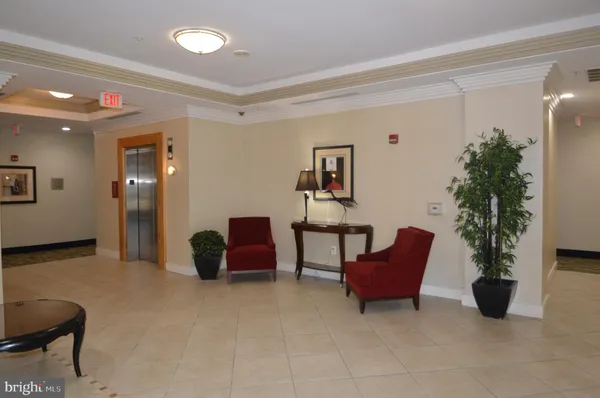 $1,950 | 4490 Market Commons Drive, Unit 412, Fairfax, VA 22033