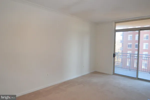 $1,950 | 4490 Market Commons Drive, Unit 412, Fairfax, VA 22033