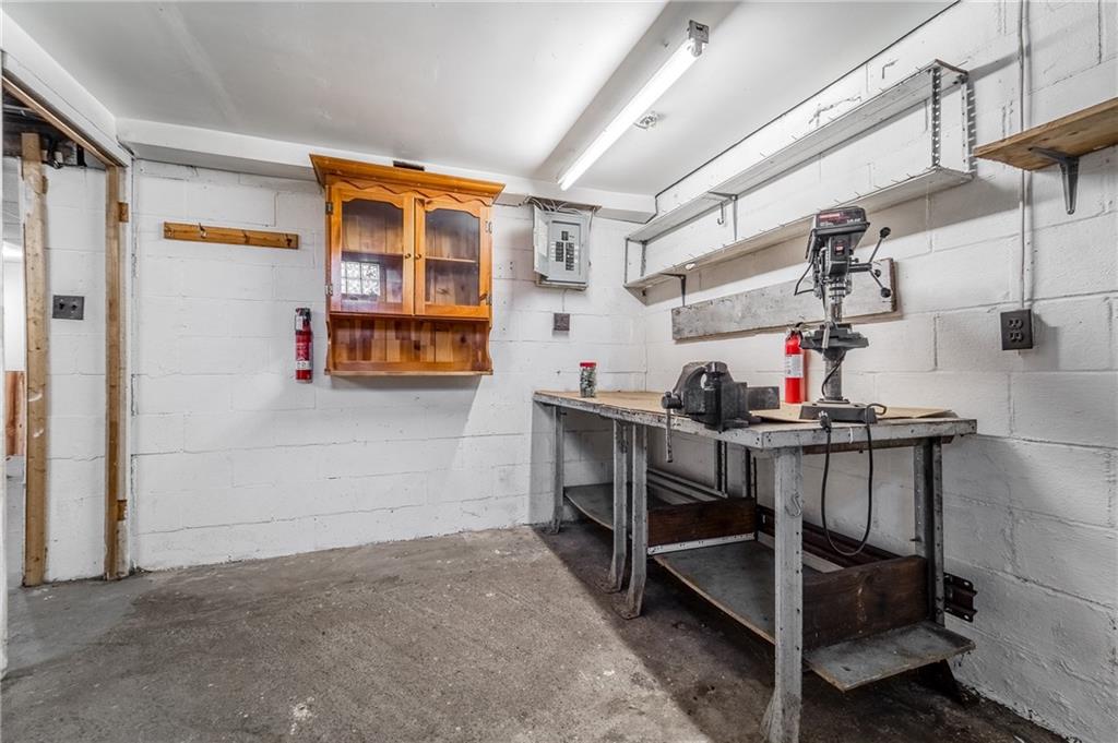 338 Brownlee Road Eighty Four, PA 15330 - Photo 20 of 29