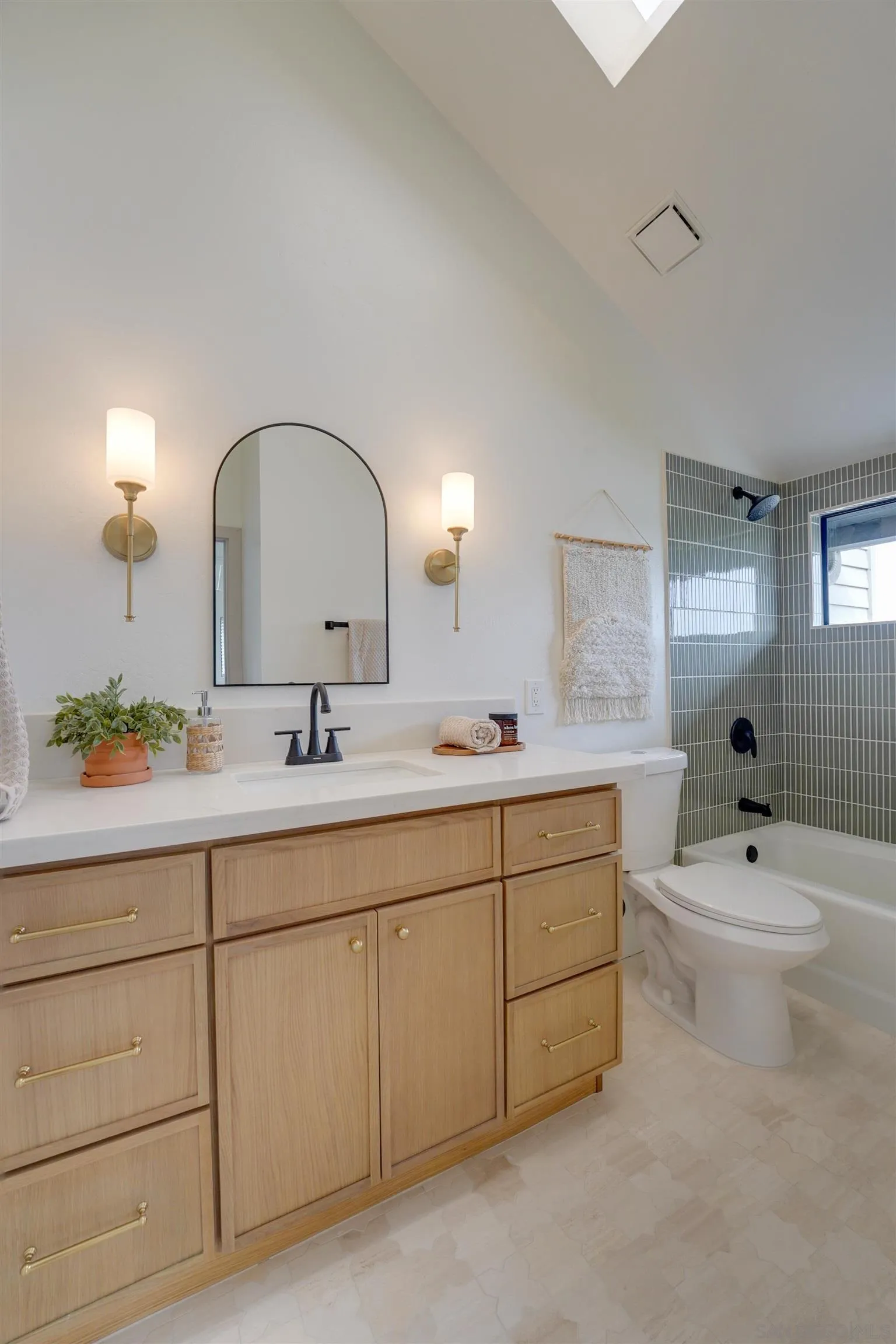 159 Grandview Street Encinitas, CA 92024 - Photo 29 of 46 Gallery Image 29