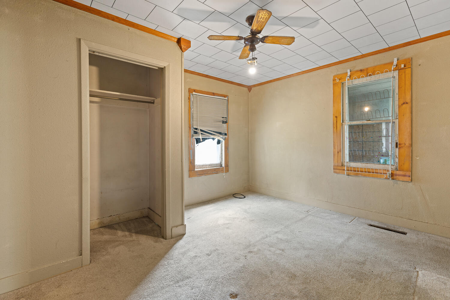 815 East Front Street Adrian, MI 49221 - Photo 6 of 20 815 E Front St - 1011