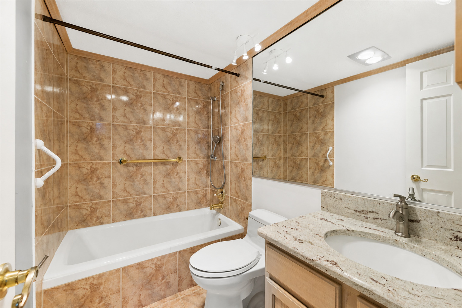 2 South Atrium Way, Unit 603 Elmhurst, IL 60126 - Photo 11 of 15