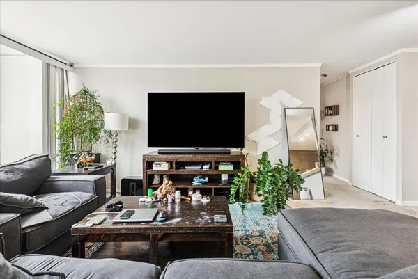 $195,000 | 5445 North Sheridan Road, Unit 306, Chicago, IL 60640