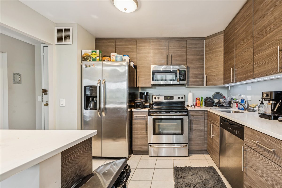 5445 North Sheridan Road, Unit 306 Chicago, IL 60640 - Photo 9 of 15