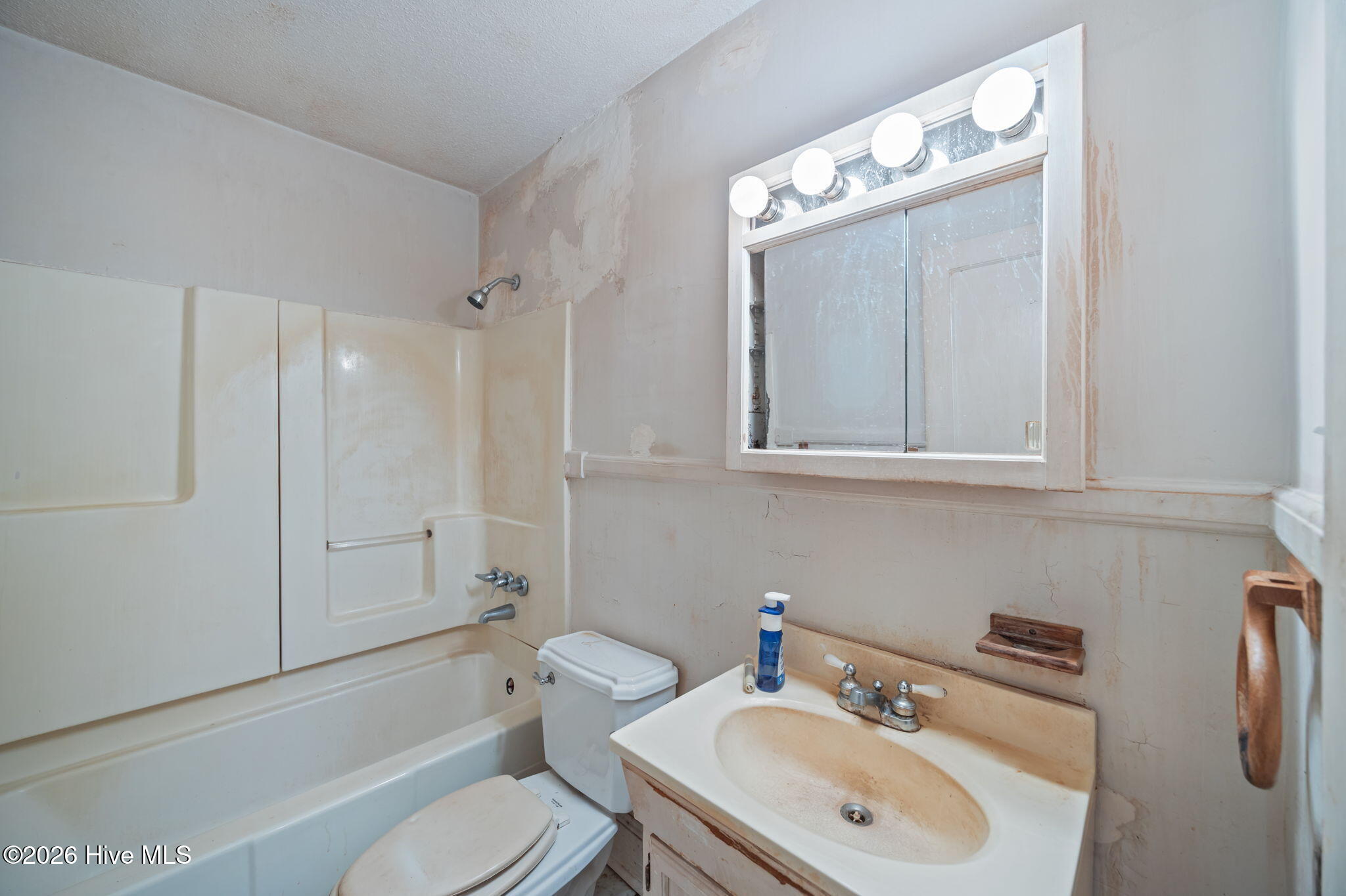 3825 Highway 102 Ayden, NC 28513 - Photo 16 of 42 Bathroom