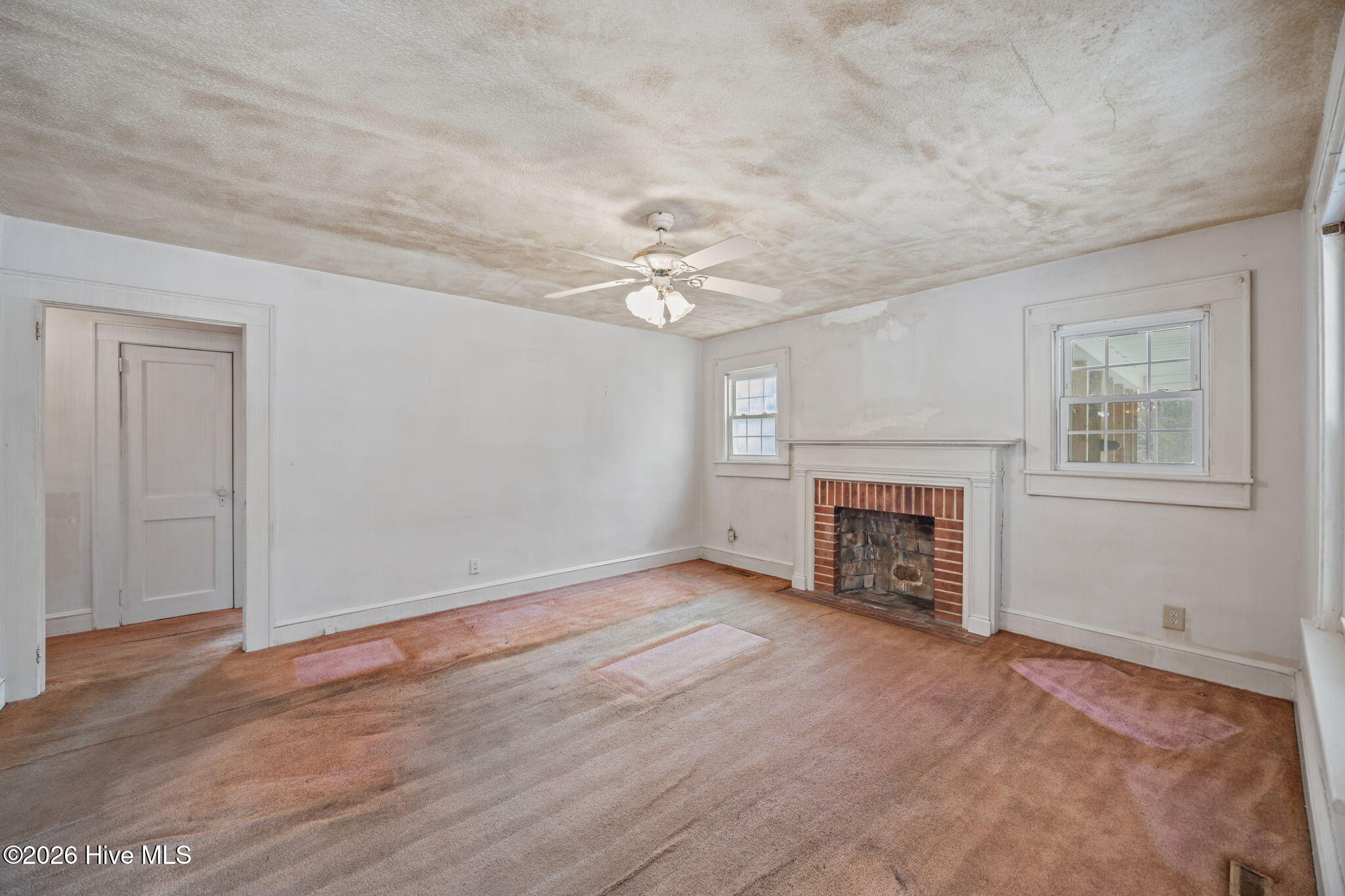 3825 Highway 102 Ayden, NC 28513 - Photo 4 of 42 Living Room - with Fireplace