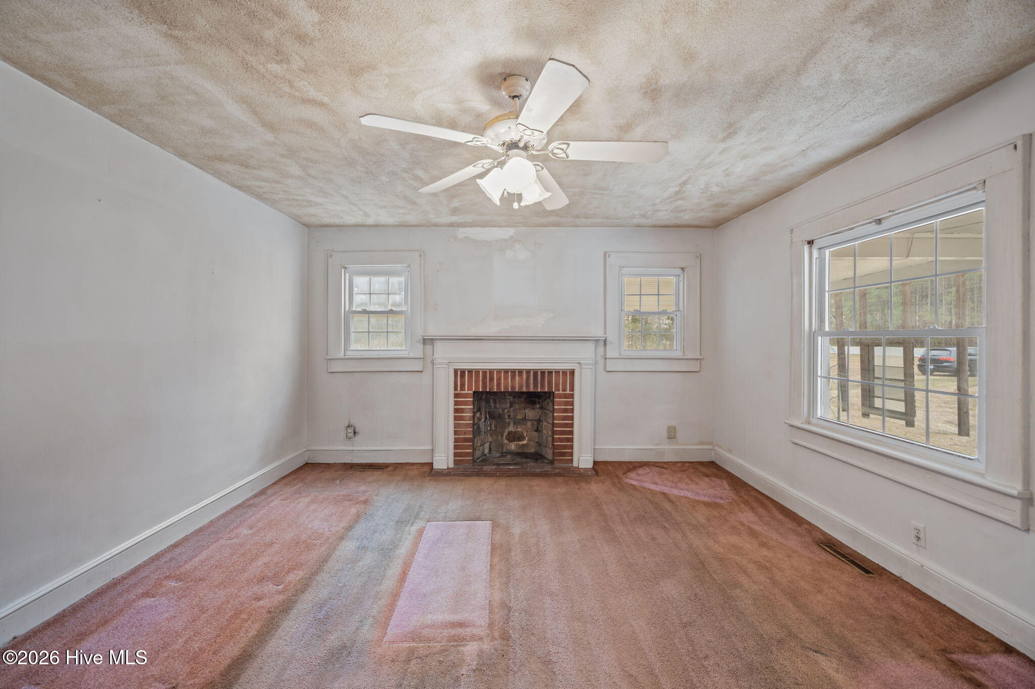 3825 Highway 102 Ayden, NC 28513 - Photo 6 of 42 Living Room - with Fireplace