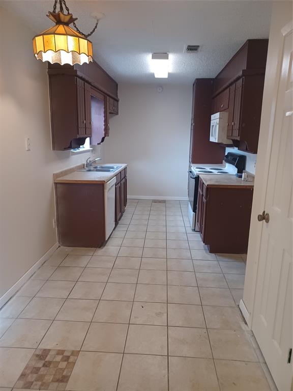 6909 Maryhill Road Forest Hill, TX 76140 - Photo 3 of 27