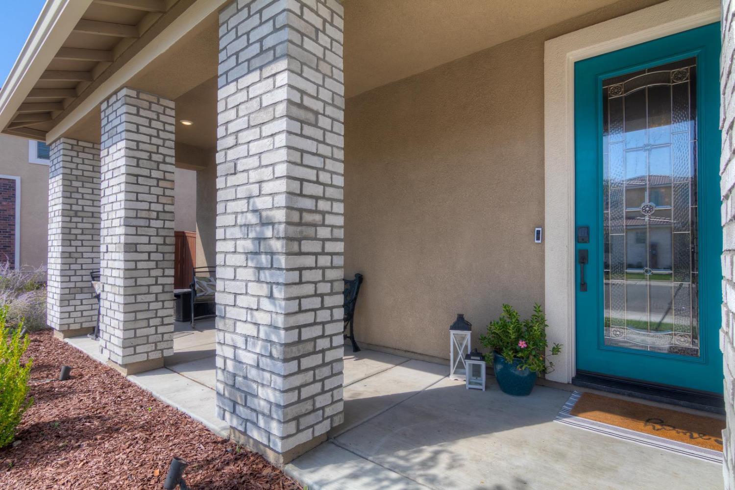 2116 Abbeyhill Road Lincoln, CA 95648 - Photo 3 of 46 a front view of a house