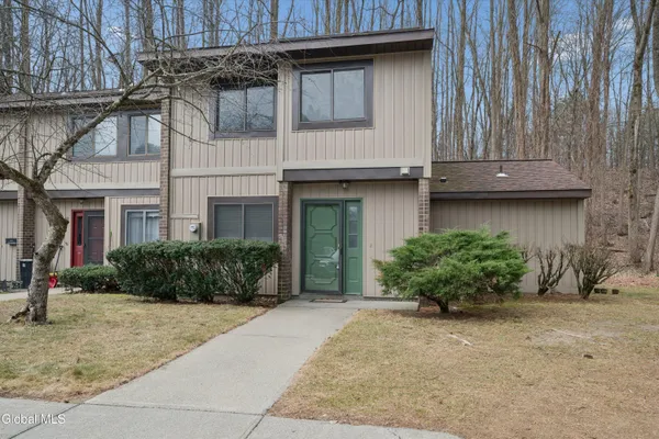 $275,000 | 82 Crestwood Terrace, Albany, NY 12203