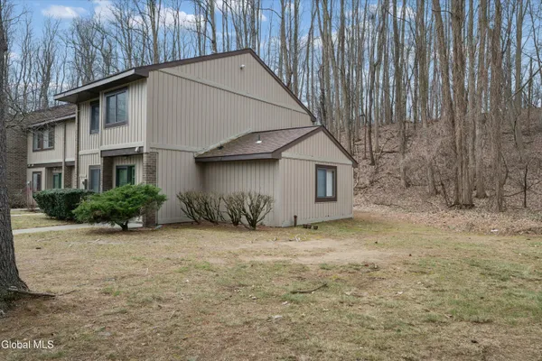 $275,000 | 82 Crestwood Terrace, Albany, NY 12203