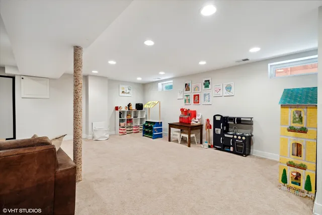 $6,000 | 6324 North Keeler Avenue, Chicago, IL 60646