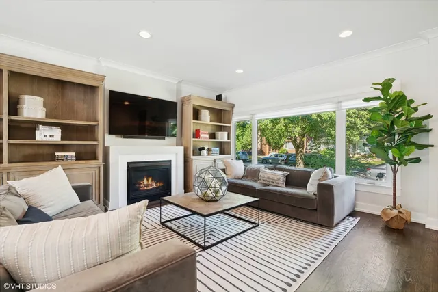 $6,000 | 6324 North Keeler Avenue, Chicago, IL 60646