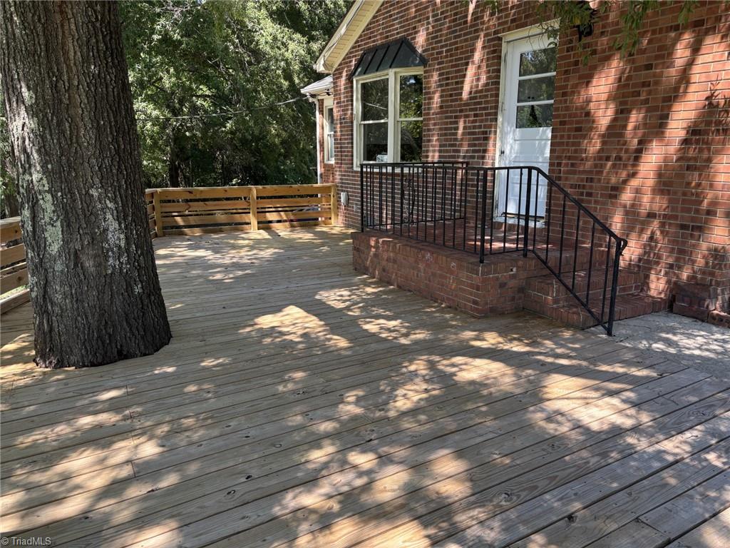 154 Mayclare Road Thomasville, NC 27360 - Photo 2 of 3