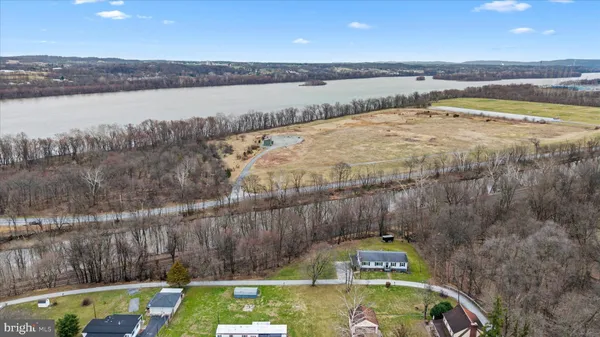 $320,000 | 69 Conewago Alley, York Haven, PA 17370